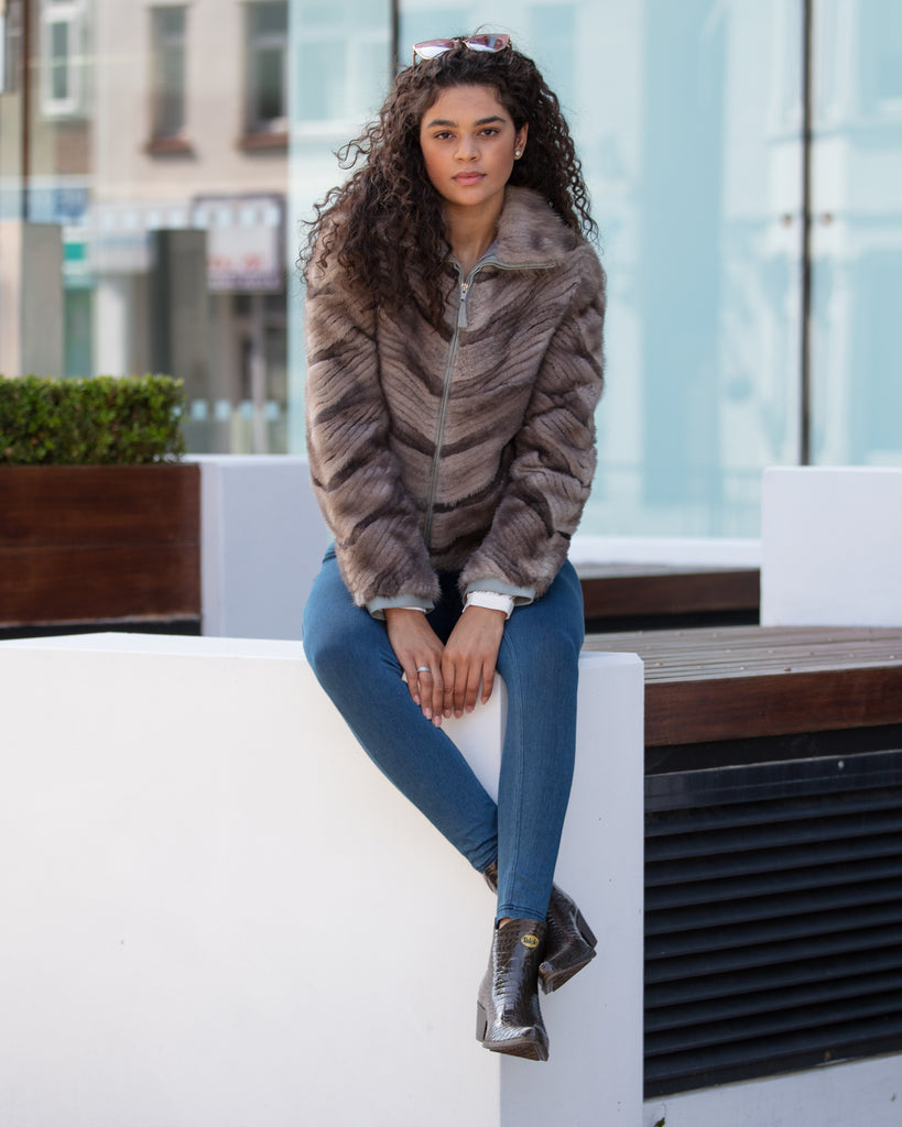 Super smart and classic, these Talolo Women's Boho mock crocodile textured brown patent pointed cowboy welly ankle boots have a 3cm heel and will compliment virtually any outfit. Lined for comfort.