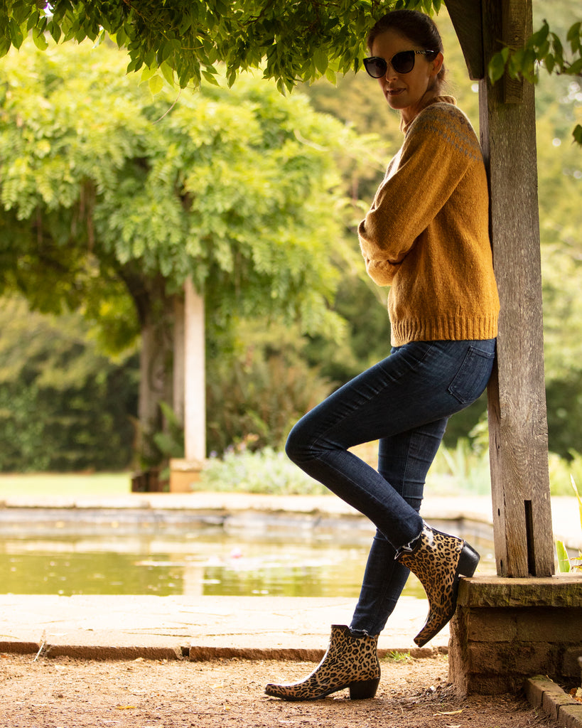 Effortlessly chic and sleek, these Talolo Women's Leopard print, pointed cowboy welly ankle boots have a 3cm heel and will compliment virtually any outfit. Lined for comfort