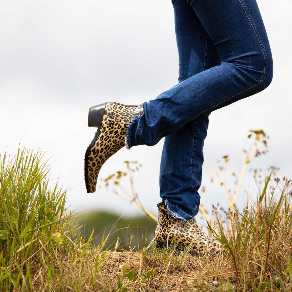 Effortlessly chic and sleek, these Talolo Women's Leopard print, pointed cowboy welly ankle boots have a 3cm heel and will compliment virtually any outfit. Lined for comfort
