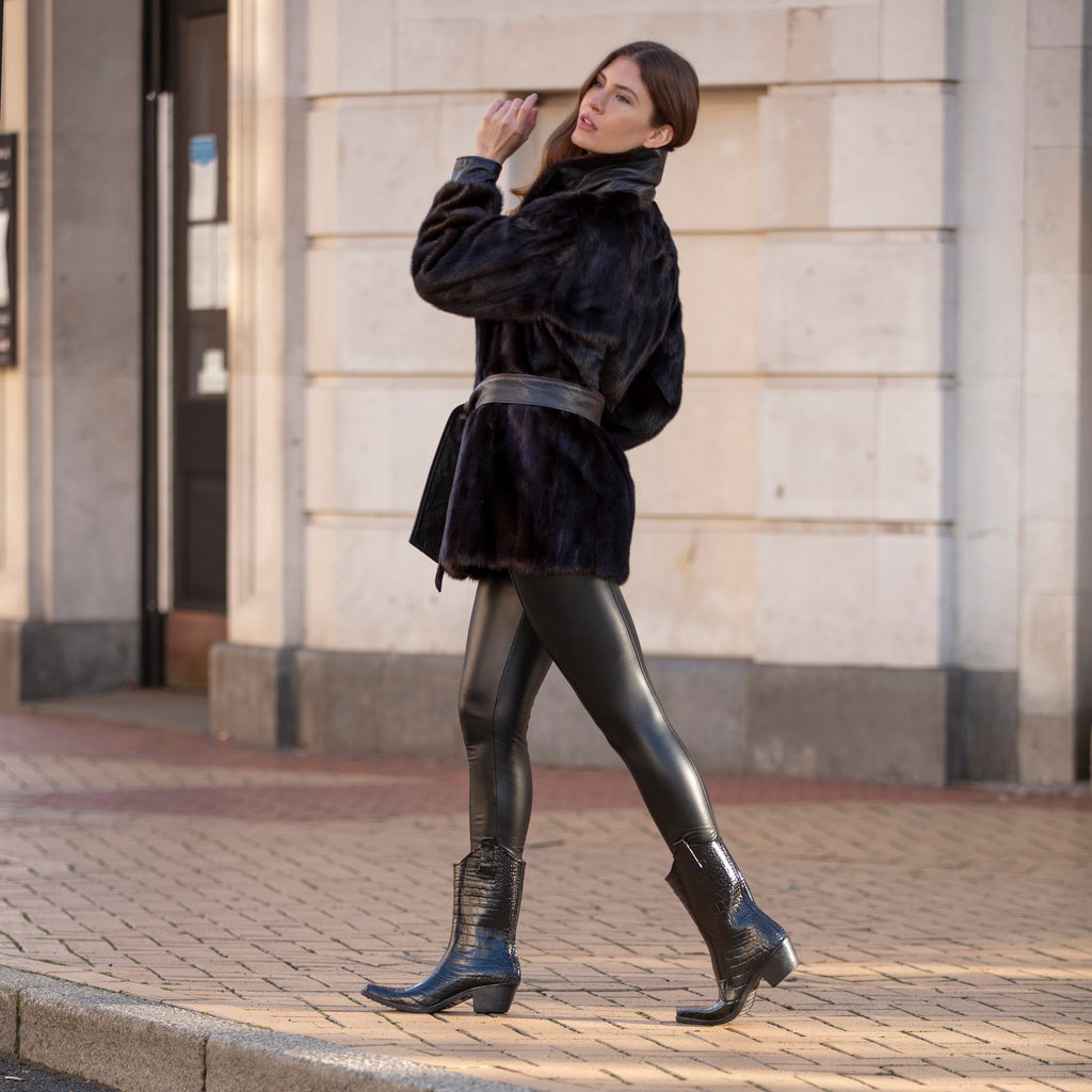 Super smart and classic, these Talolo Women's Urban crocodile textured black patent pointed cowboy welly boots have a 3cm heel and will compliment virtually any outfit. Lined for comfort.